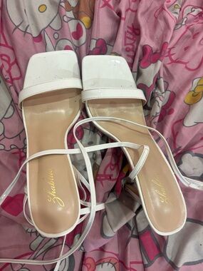 🤍🫧White Strappy High Heel Size 11🤍🫧